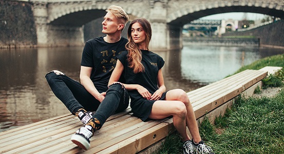 Město má novou kolekci suvenýrů a dárků s motivem zlatých kašen