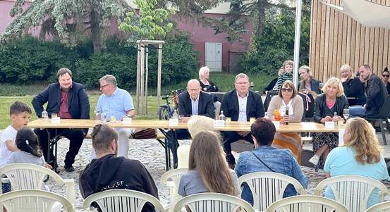 Setkání představitelů obvodu s občany se zúčastnili i zástupci plzeňské radnice