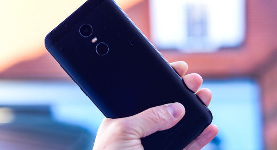 Darované mobilní telefony pomohou v komunikaci s lidmi bez domova