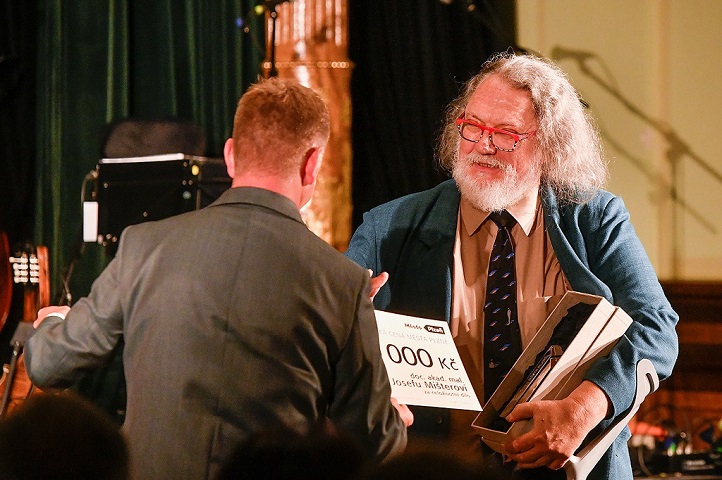 Umělecká cena města Plzně: Do síně slávy vstoupil Josef Mištera