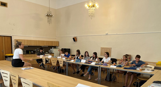 Město pořádá intenzivní kurzy češtiny pro děti uprchlíků, je o ně velký zájem