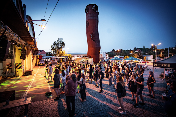 Zdroj fotografií a grafiky: DEPO2015