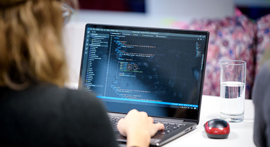 Kurz představí práci testerky v automobilovém průmyslu