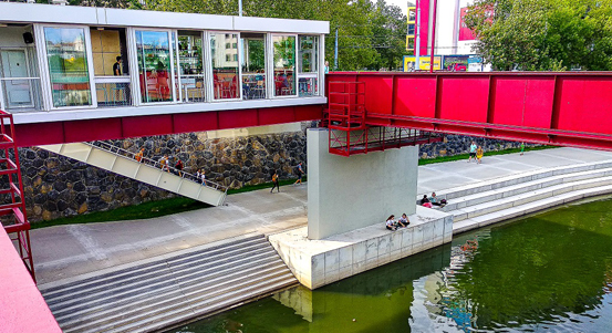 Náplavka u Radbuzy v Plzni má šanci uspět jako Stavba roku, je mezi 31 realizacemi z celé republiky