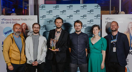 Zlaté ledňáčky si z Plzně odváží snímky Kdyby radši hořelo, Jak jsem se stala partyzánkou, Máma má vždycky pravdu, TBH a Podezření