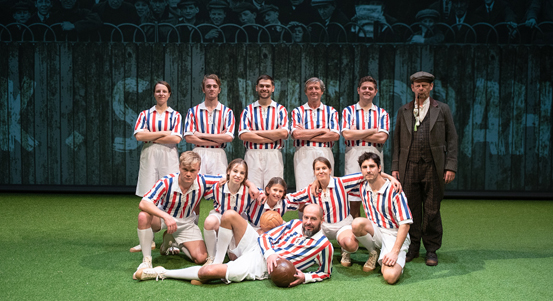 Tylovo divadlo uvede Klapzubovu jedenáctku. Zvítězí i na Nové scéně