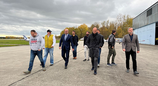 Primátor a náměstci navštívili Líně, vyslechli si argumenty odpůrců Gigafactory