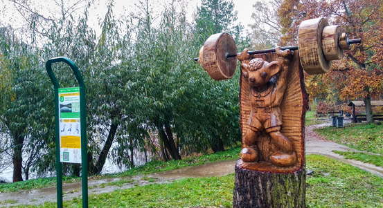 Na Zážitkovém okruhu Spejbla a Hurvínka v Plzni přibyly nové sochy