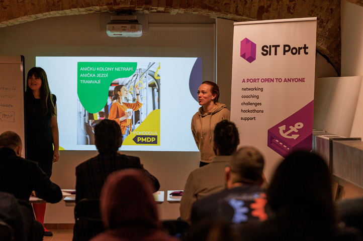 Fotografie z hackathonu (zdroj: SIT Port)