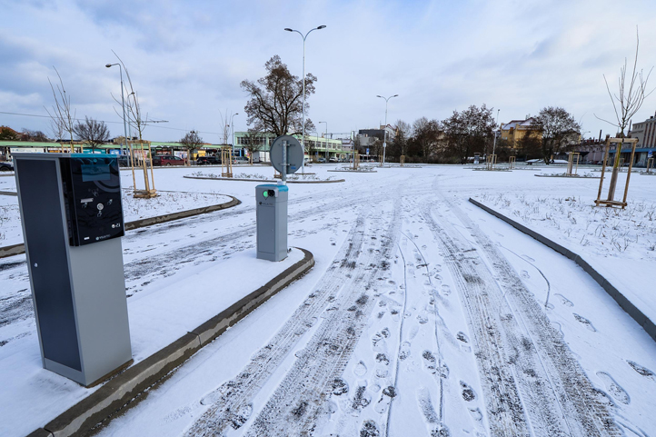 Rekonstruované parkoviště na nám. Emila Škody (fotografie: M. Pecuch)