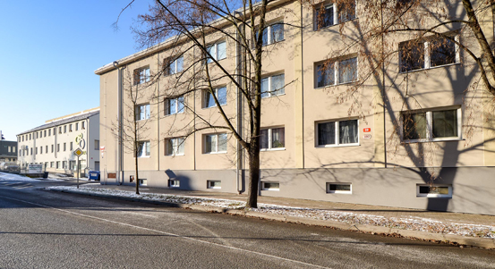 Městský dům v Revoluční ulici má novou fasádu