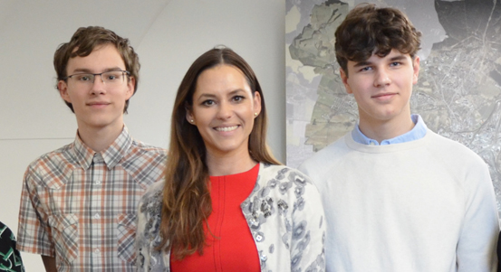 Náměstkyně Lucie Kantorová ocenila úspěšné žáky v soutěži Mladý chemik