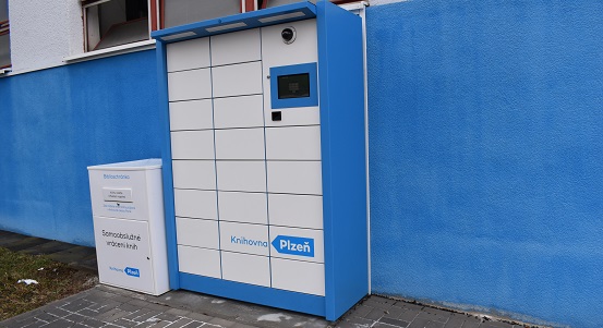 První výdejní bibliobox v Plzni už je v provozu. Funguje nonstop