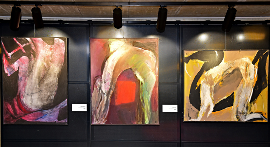 V Plzni svou tvorbu představuje Květa Monhartová. Společnou výstavu pak pořádají členové Unie výtvarných umělců