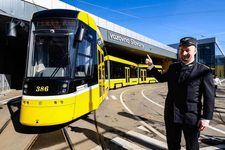 Zahájení provozu nové vozovny Slovany (fotografie: M. Pecuch)