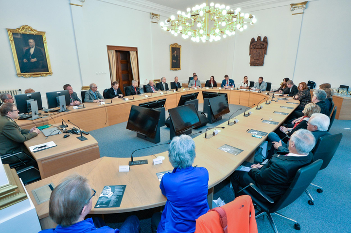 Předání stipendia (fotografie: M. Pecuch)