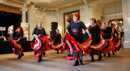 V hlavní roli hudba a tanec. Senioři opět bavili seniory