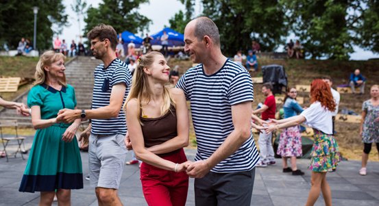 Začal festival Náplavka k světu. Koná se na soutoku Mže a Radbuzy