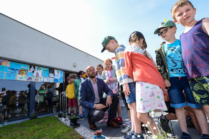 Zelená střecha v MŠ Černicích (fotografie: M. Pecuch)