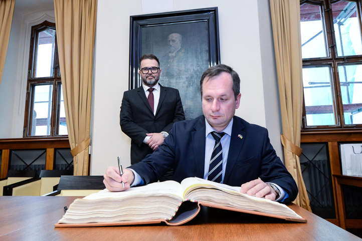 Přijetí delegace na plzeňské radnici (fotografie: M. Pecuch)