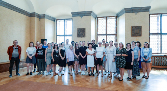 Začal další ročník letní jazykové školy. Studenti češtiny navštívili radnici