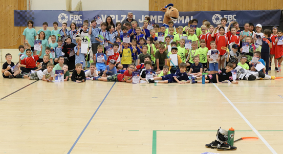 Florbalový turnaj vyhráli žáci ZŠ ve Zruči-Senci a tým SIT Portu