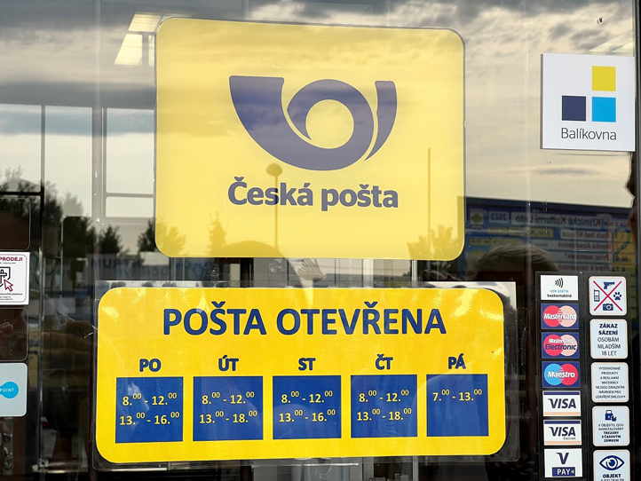Otevření pošty v Křimicích (fotografie: J. Švábek)