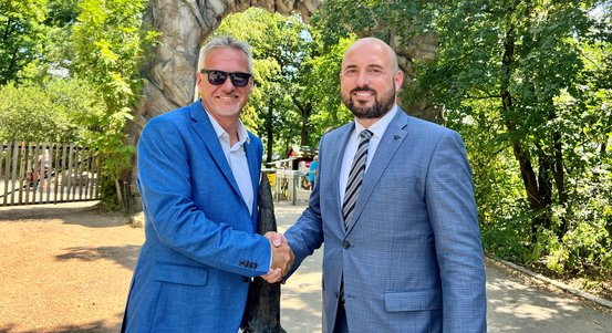 DinoPark se připojuje k zoo. Po dohodě s primátorem přivítá složky IZS za symbolickou jednu korunu