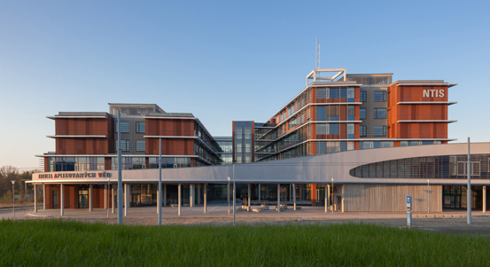 ZČU uspěla ve výzvě špičkový výzkum. Zaměří se na studium kvantových materiálů