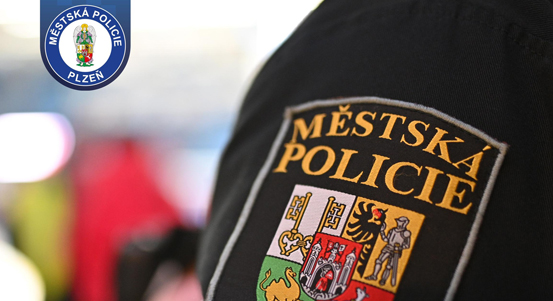 Plzeňští strážníci mají novinku, s volajícím navážou videopřenos nebo chat