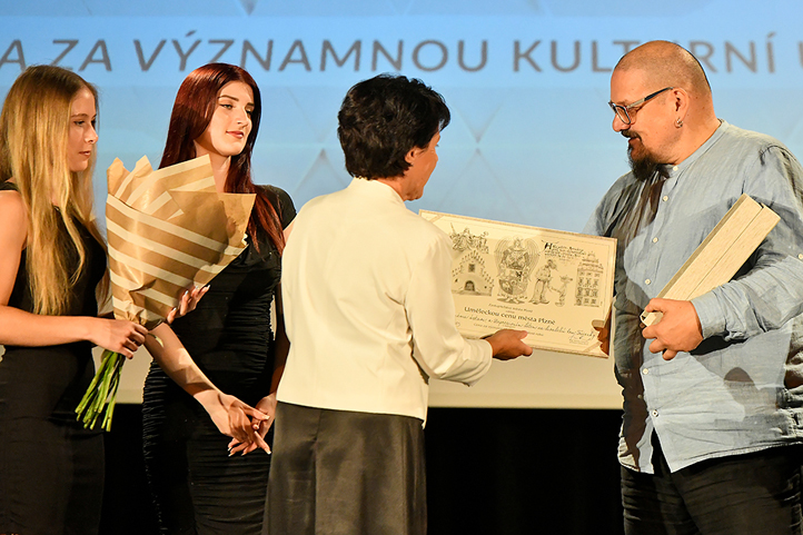Předávání uměleckých cen (fotografie: M. Chaloupka)