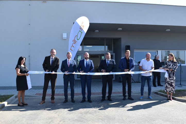 Slavnostní otevření sportovního areálu pro SK Neslyšících Plzeň. Foto: M. Krausová