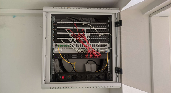 Plzeň zmodernizovala počítačové sítě v základních školách, u mateřinek je v polovině