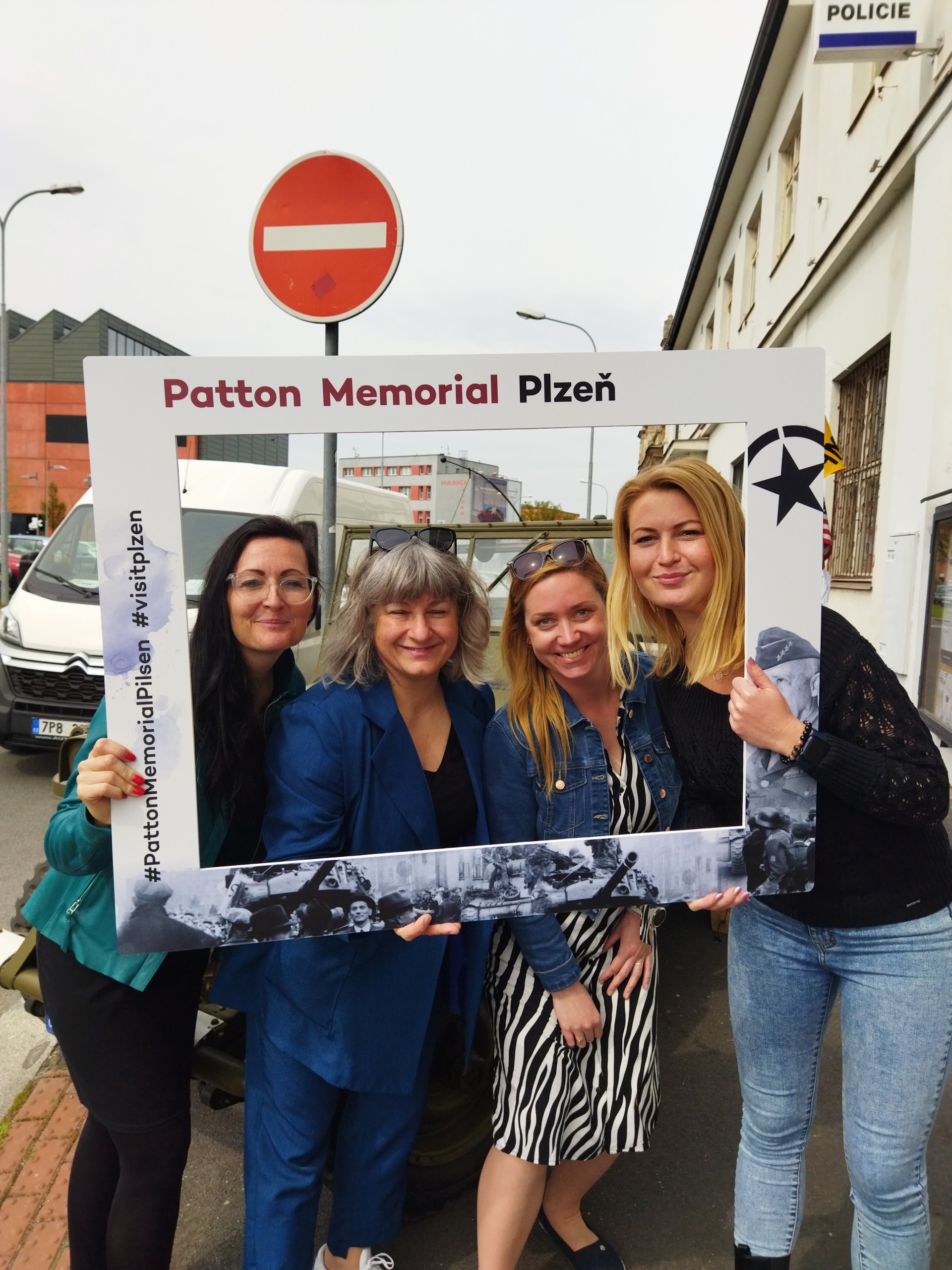 Skupova Plzeň začala. V mázhauzu radnice jsou k vidění indonéské loutky