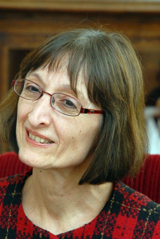 Poprvé (20.2.2012) od svého jmenování v roce 2009 navštívila velvyslankyně Kanady J. E. Valerie Raymond město Plzeň. Při téměř hodinovém rozhovoru s primátorem Martinem Baxou projevila zájem nejen o úspěchy čtvrtého největšího města České republiky, ale zároveň ji zajímalo, s jakými potížemi se současná městská správa potýká.