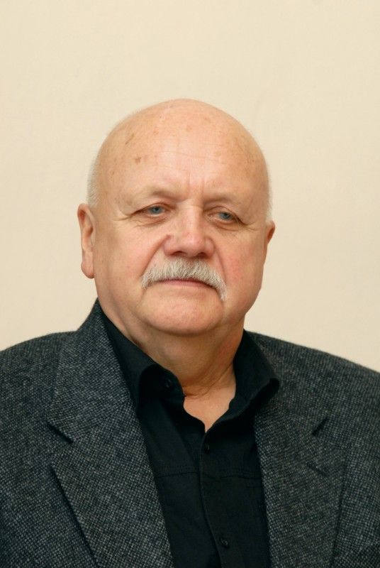 První setkání na radnici (27.2.2012) a mohla by se z něj stát tradice. To proto, že jej provázela přátelská atmosféra a nechyběl ani humor. A kdo s kým se na plzeňské radnici setkal? Odpolední hodinu strávila radní pro sport Irena Rottová ve společnosti legend, přesněji plzeňských fotbalových legend.

Starou gardu, jak si říkají, zastupovali tito hráči Jiří Lopata, Zdeněk Pleško, Jiří Hop, Josef Čaloun, Zdeněk Michálek, Ivan Bican a Jiří Sloup a její funkcionáři František Novotný a Zdeněk Poseld.