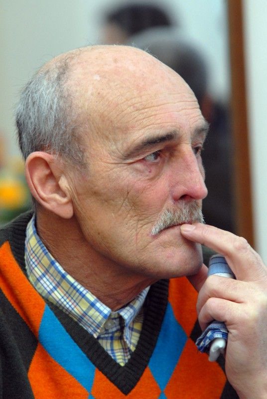 První setkání na radnici (27.2.2012) a mohla by se z něj stát tradice. To proto, že jej provázela přátelská atmosféra a nechyběl ani humor. A kdo s kým se na plzeňské radnici setkal? Odpolední hodinu strávila radní pro sport Irena Rottová ve společnosti legend, přesněji plzeňských fotbalových legend.

Starou gardu, jak si říkají, zastupovali tito hráči Jiří Lopata, Zdeněk Pleško, Jiří Hop, Josef Čaloun, Zdeněk Michálek, Ivan Bican a Jiří Sloup a její funkcionáři František Novotný a Zdeněk Poseld.