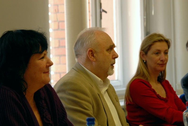 Pravděpodobně poslední, vzhledem k blížícím se krajským volbám, setkání členů Rady Plzeňského kraje a Rady města Plzně se dnes (29.2.2012) uskutečnilo na hejtmanství. Hodnotily se při něm oběma stranami nastavené společné úkoly a hledaly se možnosti, jak některé z nich dořešit.