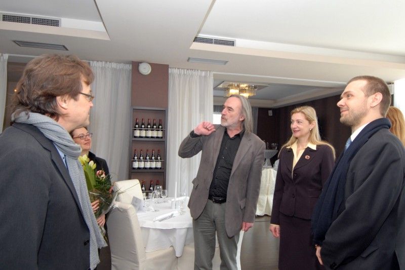 „Pro úspěšnou realizaci projektu Plzeň – Evropské hlavní město kultury 2015 je důležité dbát na dodržení výše rozpočtu,“ zaznělo při včerejším (5.3.2012) setkání zástupců monitorovacího výboru Evropské unie se členy realizačního týmu projektu, představiteli plzeňské městské správy a pracovníky Ministerstva kultury.