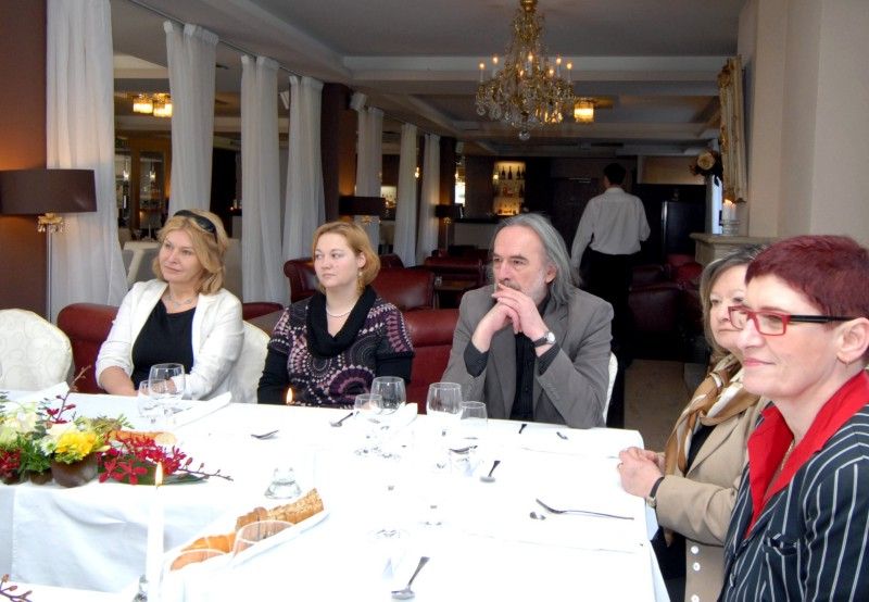 „Pro úspěšnou realizaci projektu Plzeň – Evropské hlavní město kultury 2015 je důležité dbát na dodržení výše rozpočtu,“ zaznělo při včerejším (5.3.2012) setkání zástupců monitorovacího výboru Evropské unie se členy realizačního týmu projektu, představiteli plzeňské městské správy a pracovníky Ministerstva kultury.