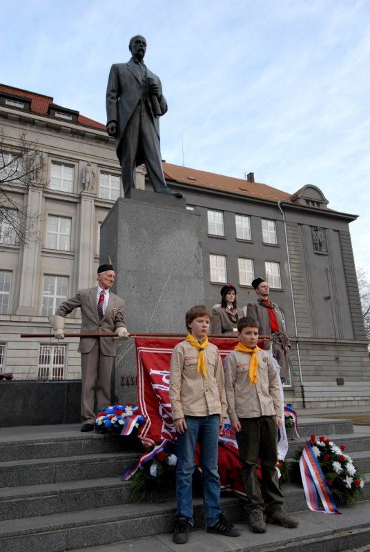Památku T. G. Masaryka, prvního československého prezidenta, uctilo město Plzeň a hejtmanství Plzeňského kraje ve středu 7. března 2012 vzpomínkovým aktem u příležitosti 162. výročí jeho narození.