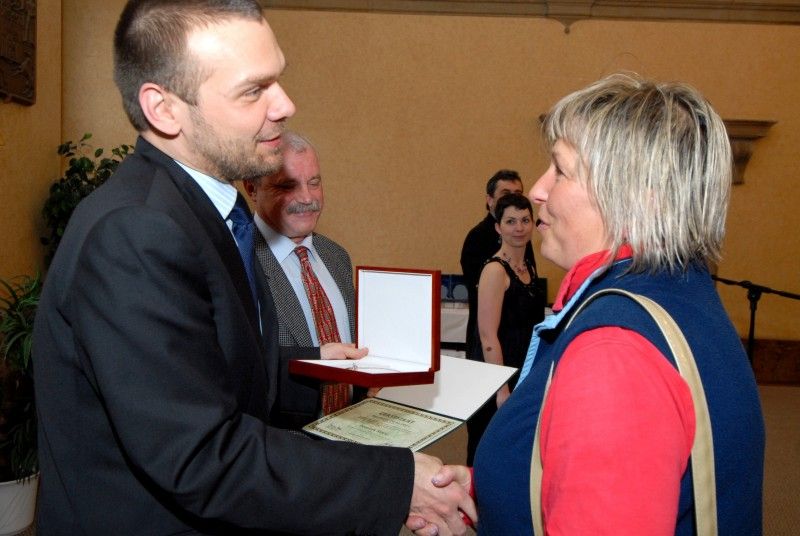Slavnostní vyhlášení výsledků ankety Sportovec Plzně v kategoriích žactva a dorostu se uskutečnilo dnes (8.3.2012) na plzeňské radnici. Za dlouholetou obětavou práci s mládeží byli oceněni i tři trenéři: Jan Jezbera - in memoriam (plavání), Jiřina Eva Neklová (moderní gymnastika) a Jiří Hrdina (tenis).