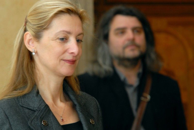 Skupinu japonských dětí, které do České republiky přijely na týdenní relaxační pobyt, přijala dnes (27.3.2012) na plzeňské radnici náměstkyně primátora Eva Herinková.
Cílem relaxačního pobytu pro celkem 26 dětí, které pochází ze severovýchodní části Japonska vloni postižené ničivým zemětřesením, je nejenom psychická regenerace a navázání nových kontaktů, ale zejména získání pozitivní motivace, které je v postižených oblastech nezbytně zapotřebí. Projekt organizuje Česko-Japonská společnost.