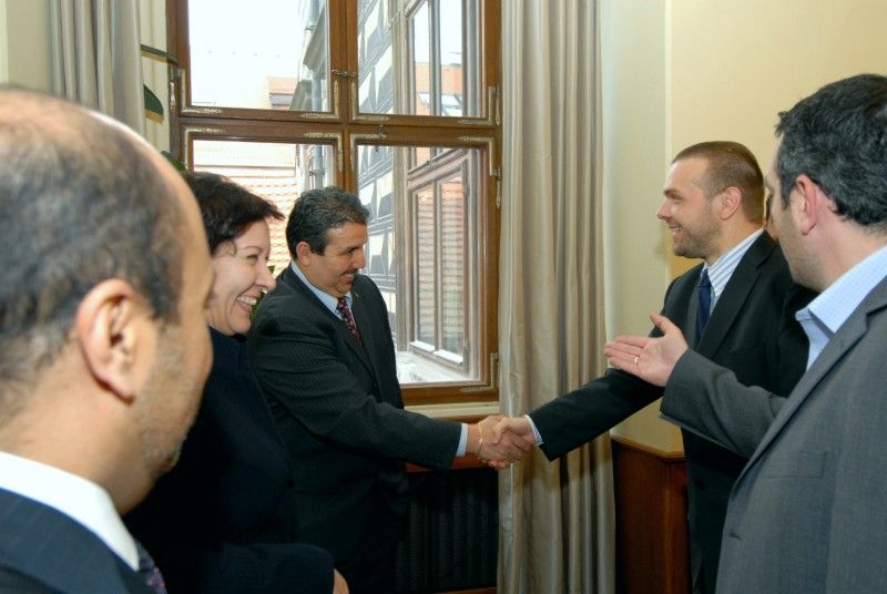 V odpoledních hodinách (29.3.2012) přijali primátor Martin Baxa a náměstkyně Eva Herinková arabské ambasadory či jejich zástupce na plzeňské radnici. „Obraz arabské kultury je především díky médiím pokřivený, proto je důležité, že se tento festival (Arabfest) snaží ukázat pravou tvář naší kultury,“ zaznělo při setkání, které se stalo výjimečným počtem diplomatických zástupců z arabského světa v jeden okamžik na plzeňské radnici.