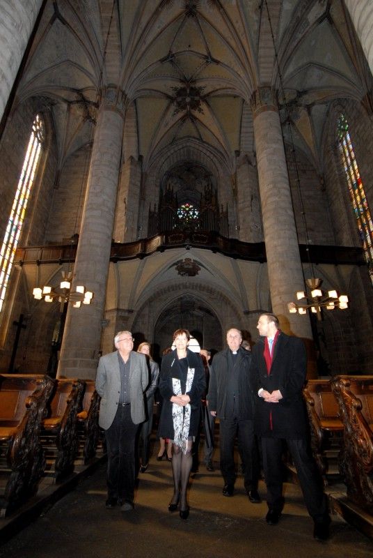 S projektem Plzeň – Evropské hlavní město kultury se do Plzně při své první oficiální návštěvě přijela (13.4.2012) podrobně seznámit ministryně kultury Alena Hanáková. Na plzeňské radnici se sešla s primátorem Martinem Baxou, náměstkyní pro kulturu a cestovní ruch Evou Herinkovou, zástupci společnosti Plzeň 2015, Marcelou Krejsovou a Tomášem Froydou, a ředitelem Útvaru koordinace evropských projektů Erichem Benešem. Setkání byl přítomen i předseda poslaneckého klubu Zastupitelstva města Plzně za TOP 09 Michal Vozobule.