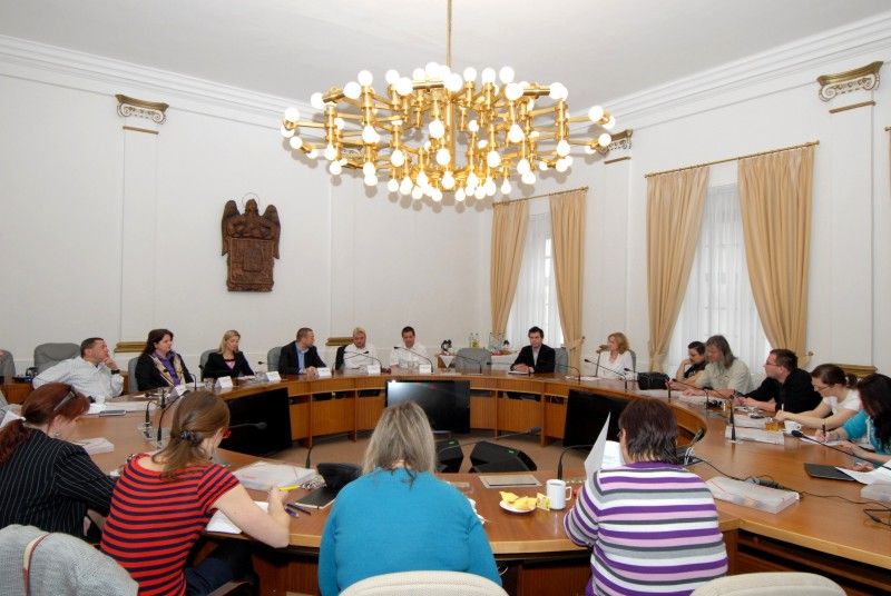 Multižánrový festival Živá ulice - Plzeňská setkání přinese do západočeské metropole od 23. června do 9. září šestnáct dní plných předních českých i zahraničních kapel, divadel, dětského programu či zapojení místních lidí a organizací. Fotografie z tiskové konference 24.4.2012.