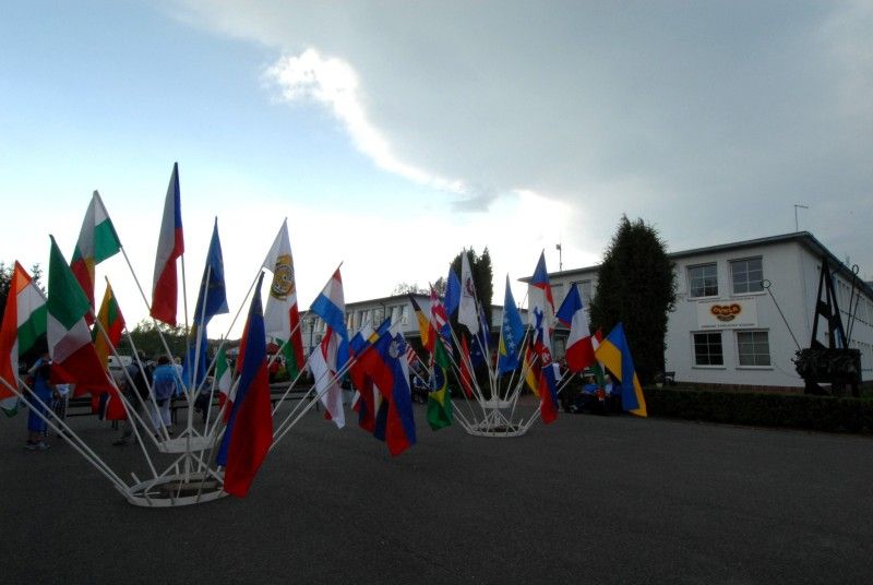 Pětidenní střelecké klání odstartovalo včera odpoledne (2.5.2012) v areálu armádní střelnice v Lobzích. Nejpočetnější střelecká soutěž v České republice i v Evropě je součástí oslav osvobození Plzně americkou armádou. Je tradiční akcí určenou pro reprezentaci a nominované střelce České republiky.