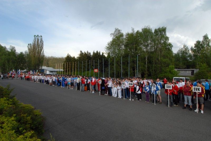Pětidenní střelecké klání odstartovalo včera odpoledne (2.5.2012) v areálu armádní střelnice v Lobzích. Nejpočetnější střelecká soutěž v České republice i v Evropě je součástí oslav osvobození Plzně americkou armádou. Je tradiční akcí určenou pro reprezentaci a nominované střelce České republiky.