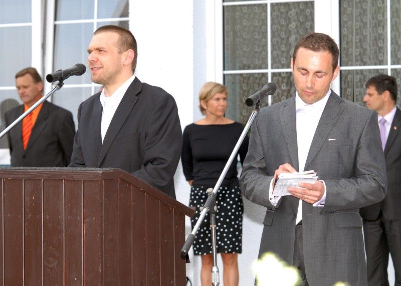 Pětidenní střelecké klání odstartovalo včera odpoledne (2.5.2012) v areálu armádní střelnice v Lobzích. Nejpočetnější střelecká soutěž v České republice i v Evropě je součástí oslav osvobození Plzně americkou armádou. Je tradiční akcí určenou pro reprezentaci a nominované střelce České republiky.