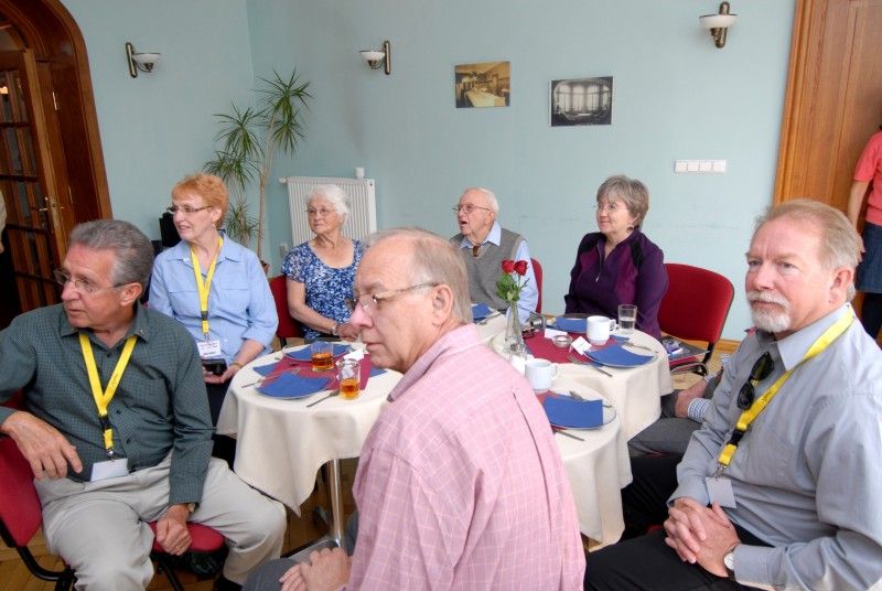 Kristýně Otáskové věnovali (4.5.2012) manželé Foyovi společně s Nadací Briana LaVioletta slavnostní snídani v plzeňské Frišově vile. Uspořádali ji na počest udělení prvního Čestného stipendia generála George S. Pattona, které získala právě Kristýna, studentka Vyšší odborné školy zdravotnické, managementu a veřejnosprávních studií v Plzni.